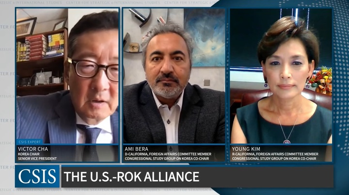 [워싱턴=뉴시스]아미 베라 미 민주당 소속 하원 외교위 아태소위원장(가운데)이 8일(현지시간) 전략국제문제연구소(CSIS)가 주최한 한미 동맹 관련 화상 세미나에 참석한 모습. 왼쪽은 사회를 맡은 빅터 차 CSIS 한국석좌, 오른쪽은 역시 하원 외교위 소속인 한국계 미국인 영 김 하원의원. (사진=CSIS 유튜브 캡처) 2021.09.08. *재판매 및 DB 금지