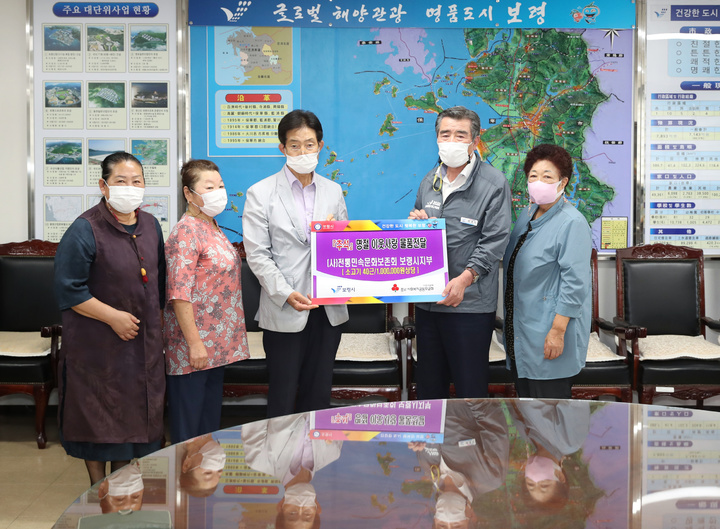 김동일 보령시장.(오른쪽에서 두번째) *재판매 및 DB 금지