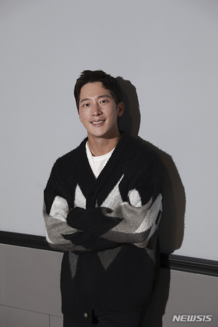 [서울=뉴시스] '영화의 거리' 이완. (사진=씨네소파 제공) 2021.09.09 photo@newsis.com