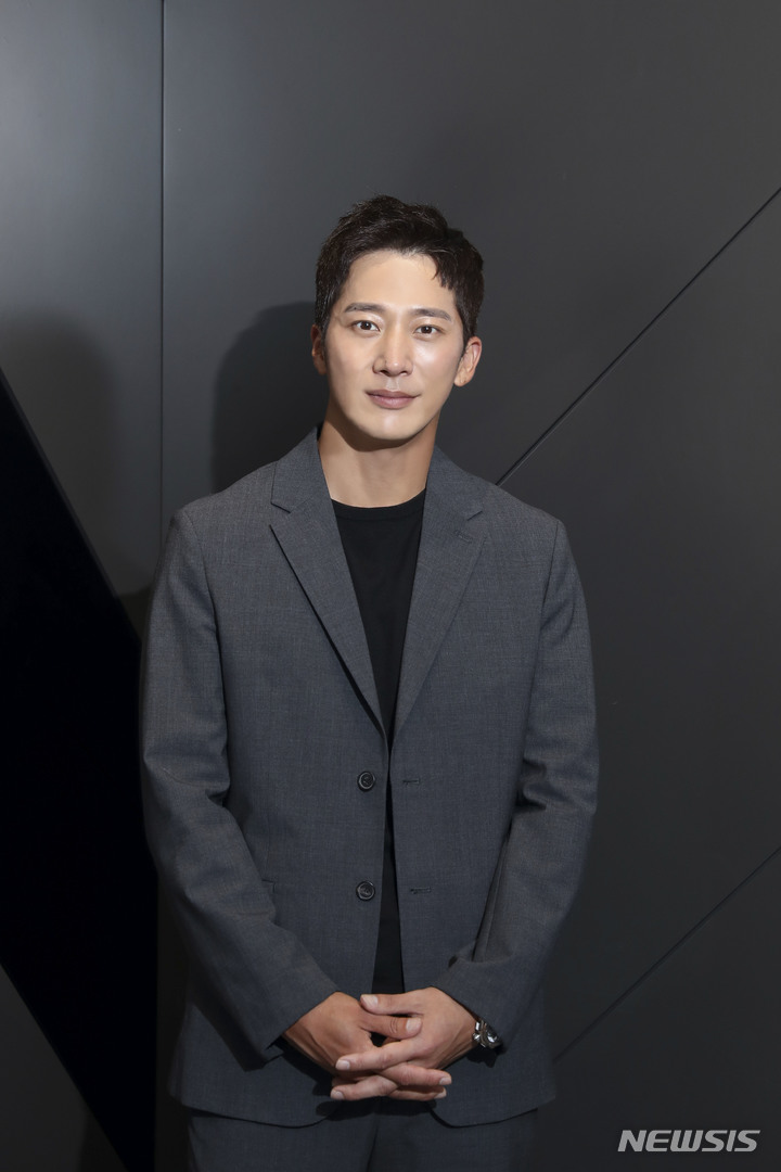 [서울=뉴시스]&nbsp; '영화의 거리' 이완. (사진=씨네소파 제공) 2021.09.09 photo@newsis.com