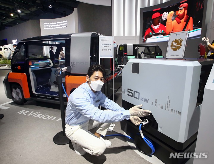 [고양=뉴시스] 수소모빌리티 부문 최우수상을 받은 현대모비스 ‘50kW급 연료전지 파워팩’ (사진=수소모빌리티+쇼 조직위원회 제공)