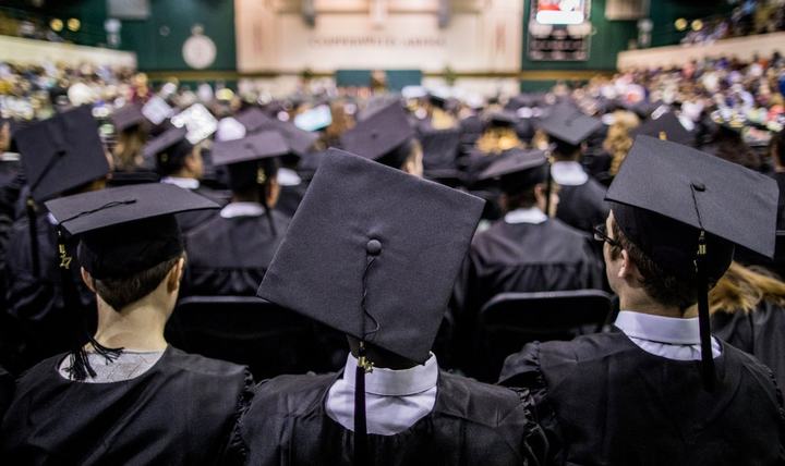 미국 대학 졸업식 <뉴욕 타임스 캡쳐> *재판매 및 DB 금지