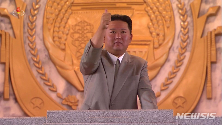 [서울=뉴시스] 지난해 9월9일 조선중앙TV는 정권수립 73주년을 맞아 열병식을 개최했다고 보도했다. (사진=조선중앙TV 갈무리) 2021.09.09. photo@newsis.com