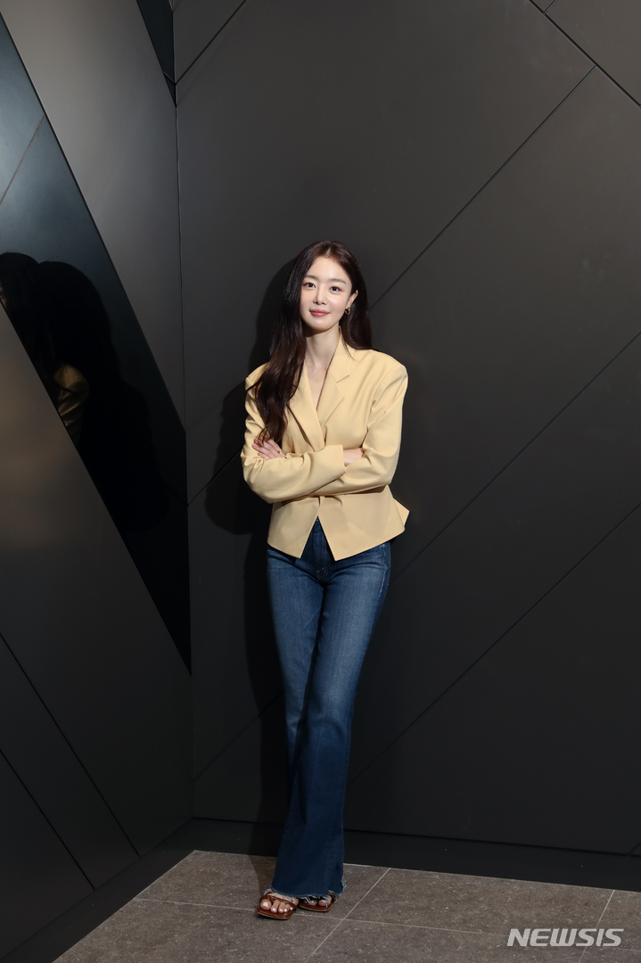 [서울=뉴시스] 영화 '영화의 거리' 한선화. (사진=씨네소파 제공) 2021.09.10 photo@newsis.com