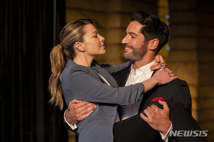 [서울=뉴시스] 시리즈 '루시퍼 시즌 6' 스틸. (사진=넷플릭스 제공) 2021.09.10 photo@newsis.com