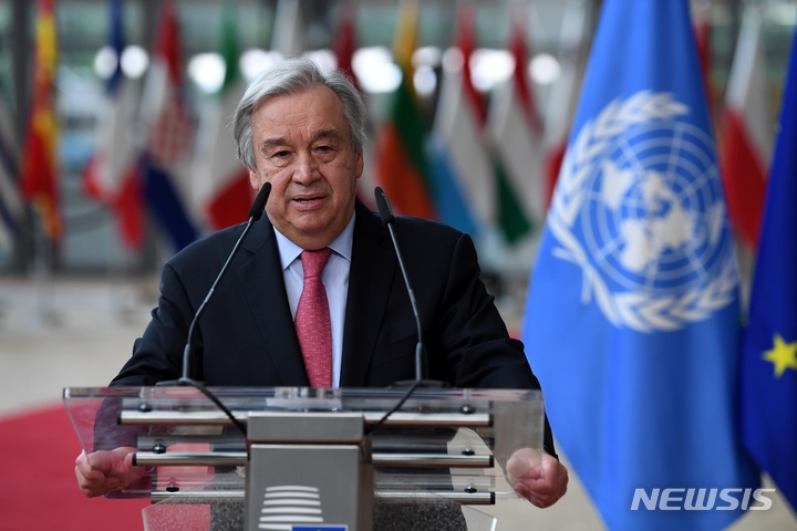[브뤼셀(벨기에)=AP/뉴시스]안토니우 구테흐스 유엔 사무총장이 지난 6월24일 벨기에 브뤼셀에서 기자들에게 연설하고 있다. 2021.9.12