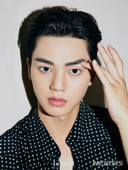 [서울=뉴시스] 배우 송강 (사진=브로우 브랜드 제공).2021.09.14.photo@newsis.com