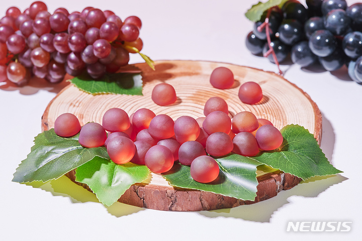 오리온, 리얼 포도 과육 식감 젤리 '포도알맹이' 출시