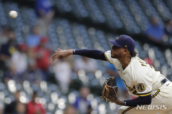 [밀워키=AP/뉴시스] 메이저리그(MLB) 밀워키 브루어스의 프레디 페랄타. 2021.09.20
