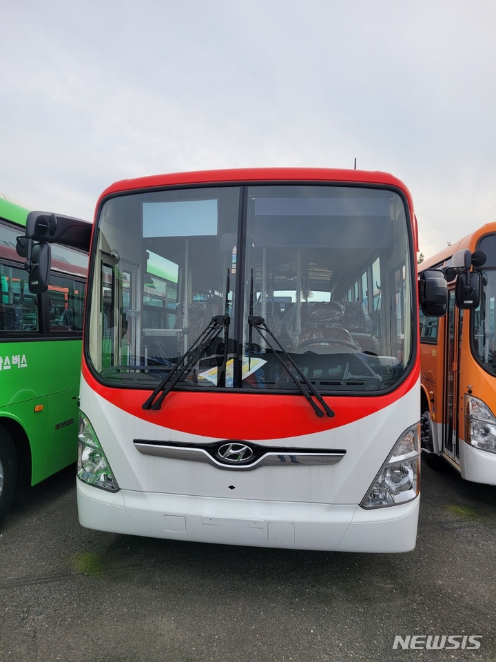 3000번 직행 좌석 버스.