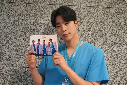[서울=뉴시스] 배우 이찬형. (사진=미스틱스토리 제공).2021.09.23.photo@newsis.com
