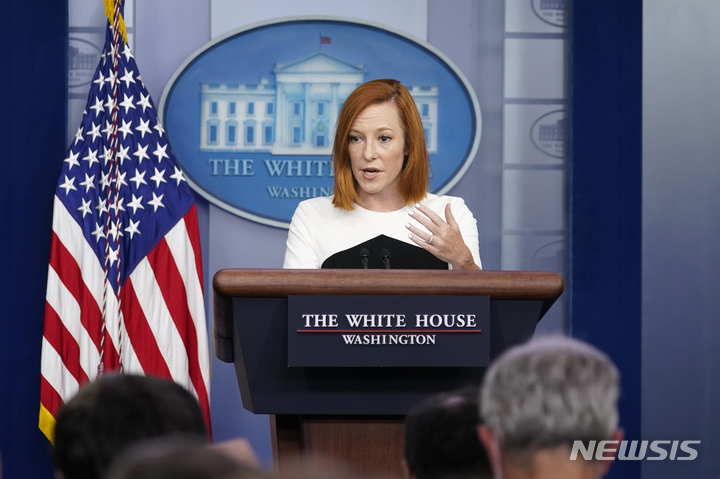 [워싱턴=AP/뉴시스] 젠 사키 백악관 대변인이 지난 9월22일 백악관에서 일일 브리핑을 하고 있다. 2021.10.01.