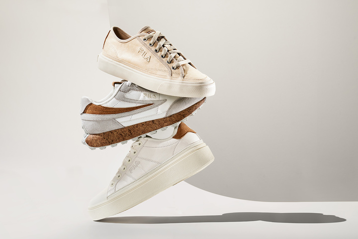 [서울=뉴시스]휠라 어스터치 시리즈. (사진=휠라 제공). 2021.09.30. photo@newsis.com *재판매 및 DB 금지