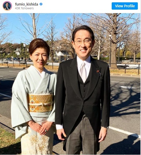 [서울=뉴시스]일본의 100대 총리가 될 기시다 후미오와 그 아내 기시다 유코.(사진출처: 기시다 후미오 인스타그램 캡쳐) 2021.09.30.