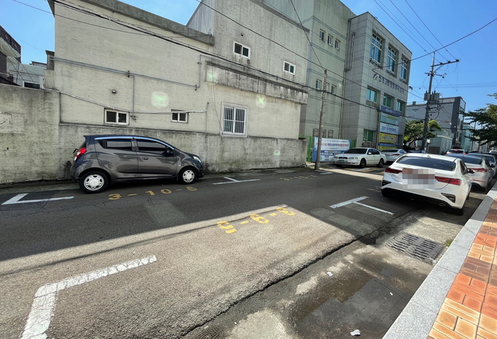 [울산=뉴시스]울산 남구 신정3동 주택가에 조성된 거주자 우선 주차구역. (사진=뉴시스DB) photo@newsis.com *재판매 및 DB 금지