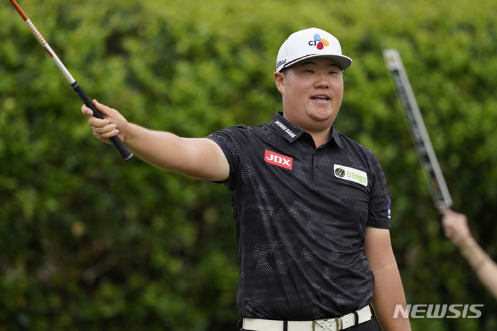 [잭슨=AP/뉴시스] 임성재가 9월30일(현지시간) 미 미시시피주 잭슨의 컨트리클럽 오브 잭슨에서 열린 미국프로골프(PGA)투어 샌더슨 팜스 챔피언십 첫날 1번 홀에서 경기하고 있다. 임성재는 첫날 5언더파로 공동 6위를 기록했다. 2021.10.01.