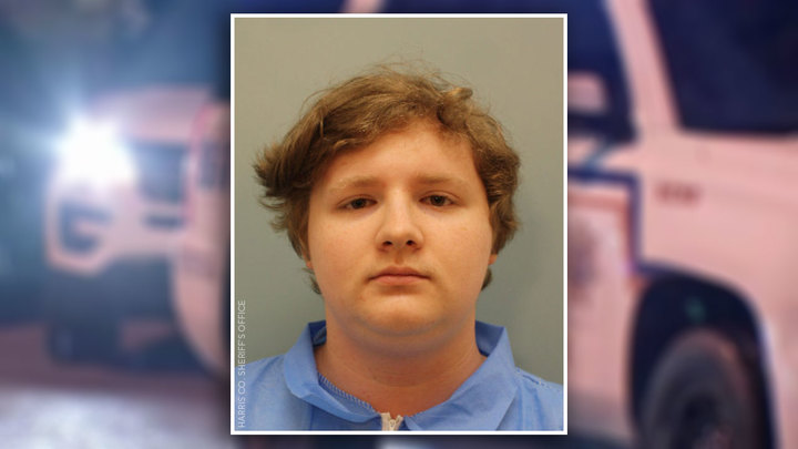 [서울=뉴시스]미국 텍사스주에서 10대 쌍둥이 남매 살인 사건이 벌어진 가운데 살인 용의자로 지목된 쌍둥이 오빠는 몽유병 때문에 살인을 저질렀다고 주장해 이목이 집중됐다. 살인 용의자 벤저민 엘리엇. <사진출처: ABC13> 2021.10.02