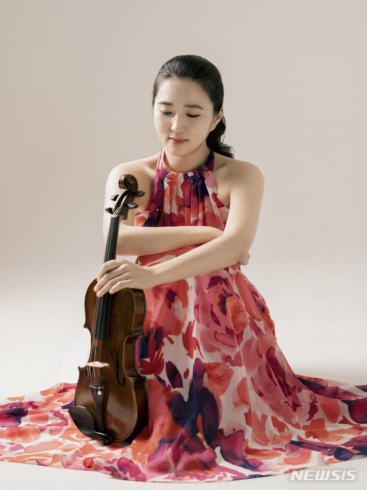 [대구=뉴시스]김정화 기자 = 나윤아 바이올리니스트. (사진 = 수성아트피아 제공) 2021.10.06. photo@newsis.com
