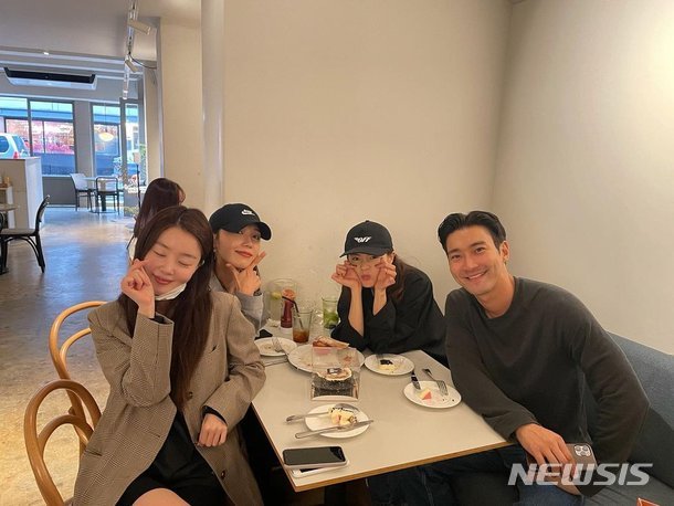 [서울=뉴시스] 한선화.2021.10.07.(사진=한선화 인스타그램) photo@newsis.com