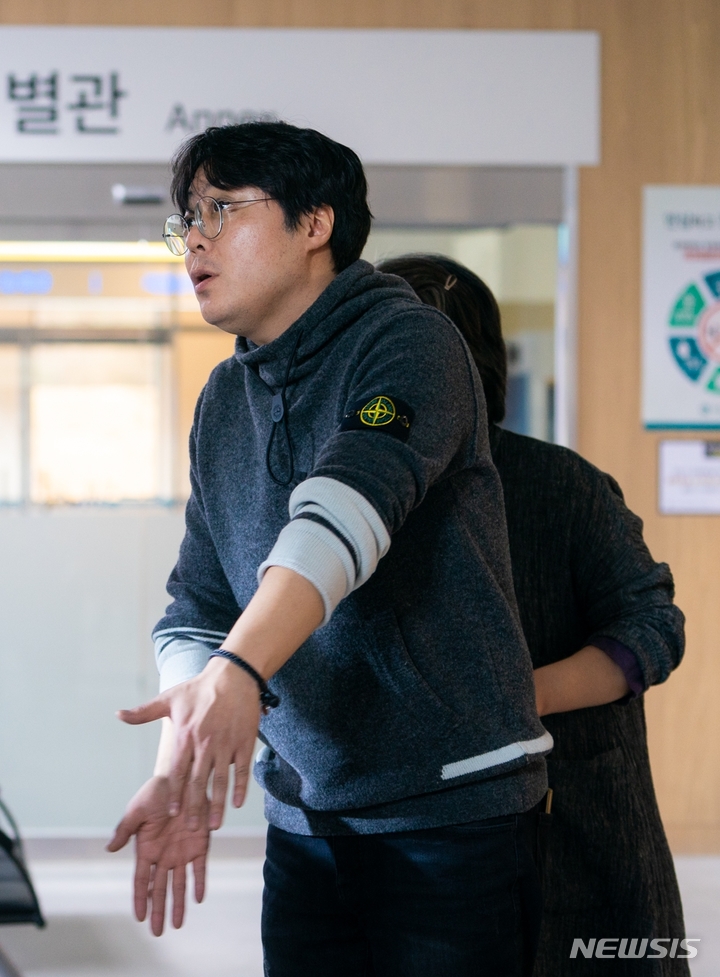 [서울=뉴시스]신원호 PD. (사진=CJ ENM 제공) 2021.10.07. photo@newsis.com