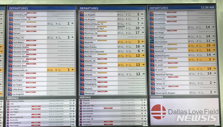 [AP/뉴시스]사우스웨스트 항공사의 10월10일 댈러스 공항 취소 항공편 (노란색 표시) 
