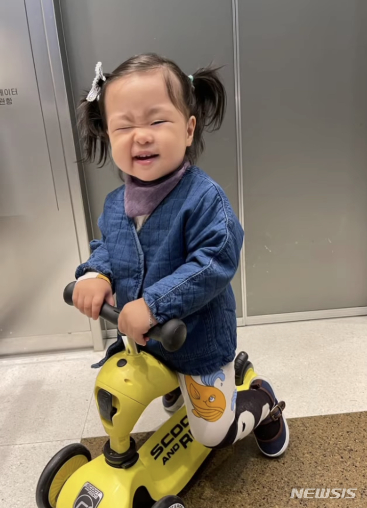 [서울=뉴시스] 이윤지 딸. 2021.10.12. (사진 =이윤지 인스타그램 캡처) photo@newsis.com