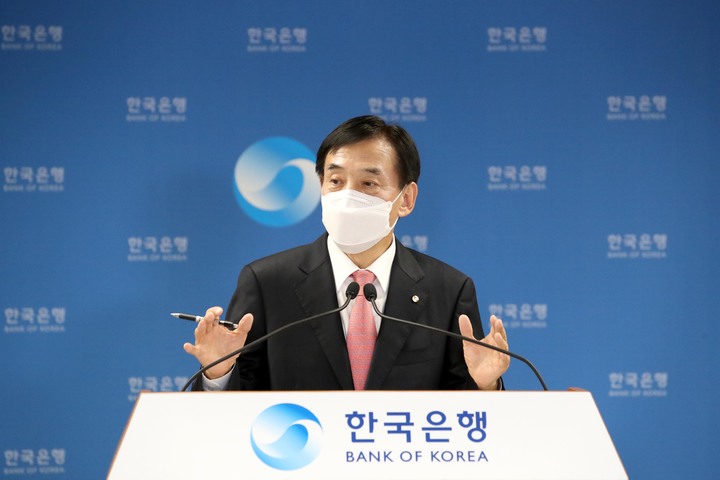 [서울=뉴시스] 이주열 한국은행 총재가 12일 서울 중구 한국은행에서 열린 통화정책방향 기자간담회에서 발언하고 있다. (사진=한국은행 제공) 2021.10.12. photo@newsis.com *재판매 및 DB 금지 *재판매 및 DB 금지