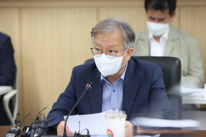 [서울=뉴시스] 권칠승 중소벤처기업부 장관. (사진=뉴시스 DB). photo@newsis.com *재판매 및 DB 금지