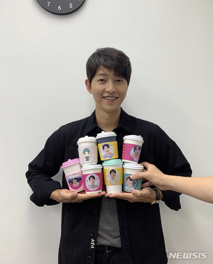  [서울=뉴시스]송중기 2021.10.15.(사진=송중기 공식 인스타그램 캡처) photo@newsis.com*재판매 및 DB 금지