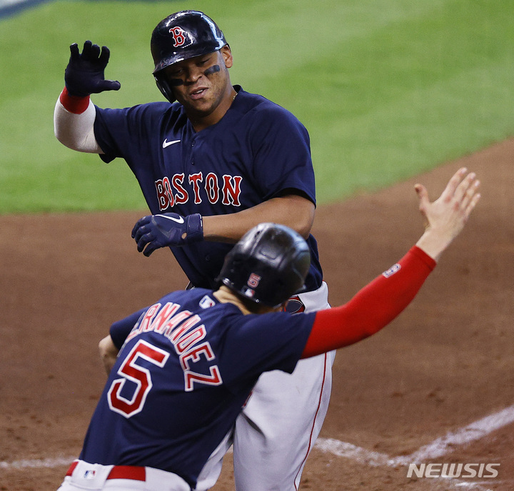 [휴스턴=AP/뉴시스] 라파엘 디버스의 그랜드슬램