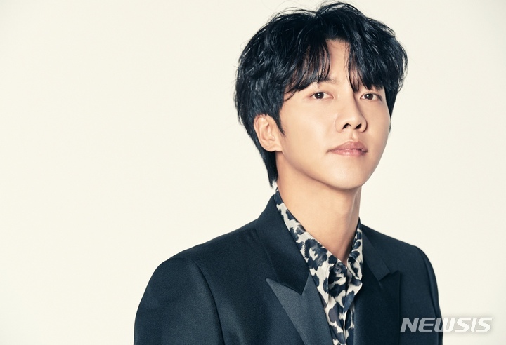 [서울=뉴시스]'이승기'.2021.10.19.(사진=후크엔터테인먼트 제공).photo@newsis.com