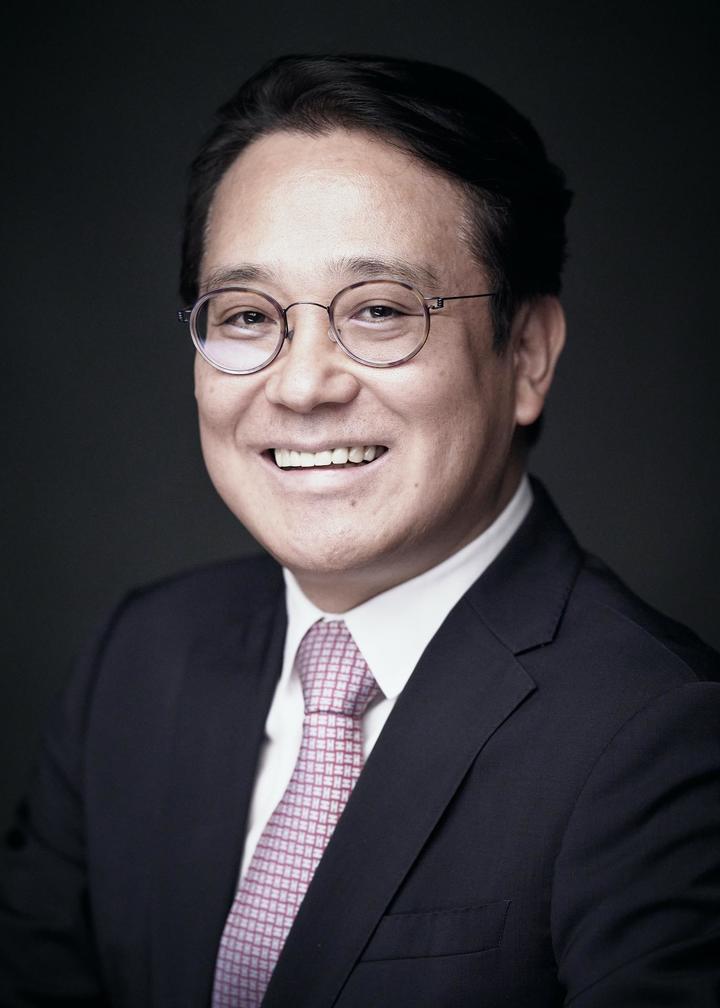 associate_pic