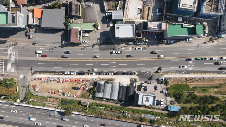 [용인=뉴시스]용인시 기흥구 보라동 통미마을~한국민속촌 구간(항공사진)