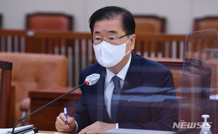 [서울=뉴시스] 전신 기자 = 정의용 외교부 장관이 20일 서울 여의도 국회에서 열린 외교통일위원회의 외교부에 대한 국정감사에서 의원 질의에 답변하고 있다. (공동취재사진) 2021.10.20. photo@newsis.com