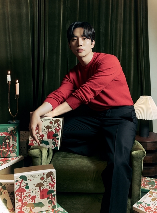 그룹 '2PM' 준호가 모델로 나선 록시땅 '2021 홀리데이 매직 컬렉션' 화보 *재판매 및 DB 금지