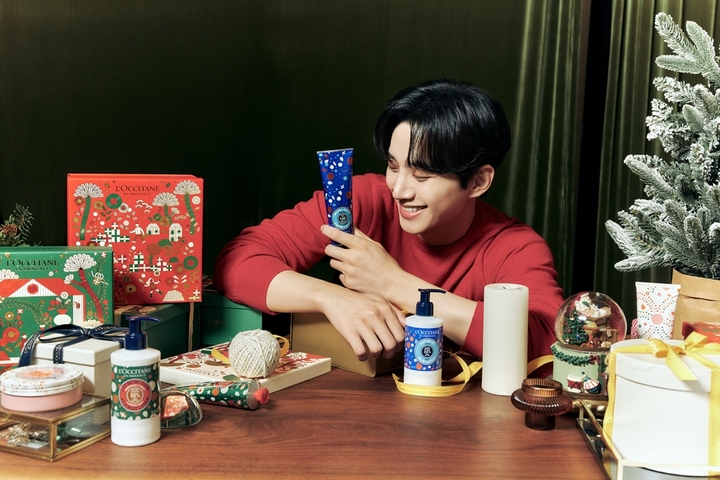 그룹 '2PM' 준호가 모델로 나선 록시땅 '2021 홀리데이 매직 컬렉션' 화보 *재판매 및 DB 금지