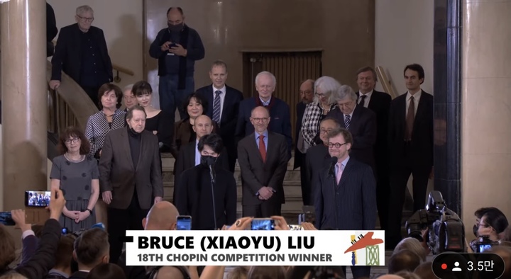 [서울=뉴시스] 브루스 샤오 유 리우(24)가. 2021.10.21. (사진 = 유튜브 캡처) photo@newsis.com