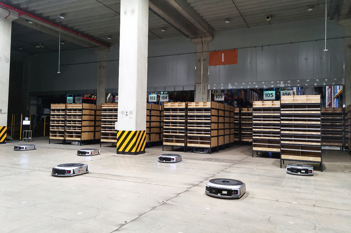 랙이송 AGV 기반 피킹 시스템. (사진=CJ대한통운 제공) *재판매 및 DB 금지