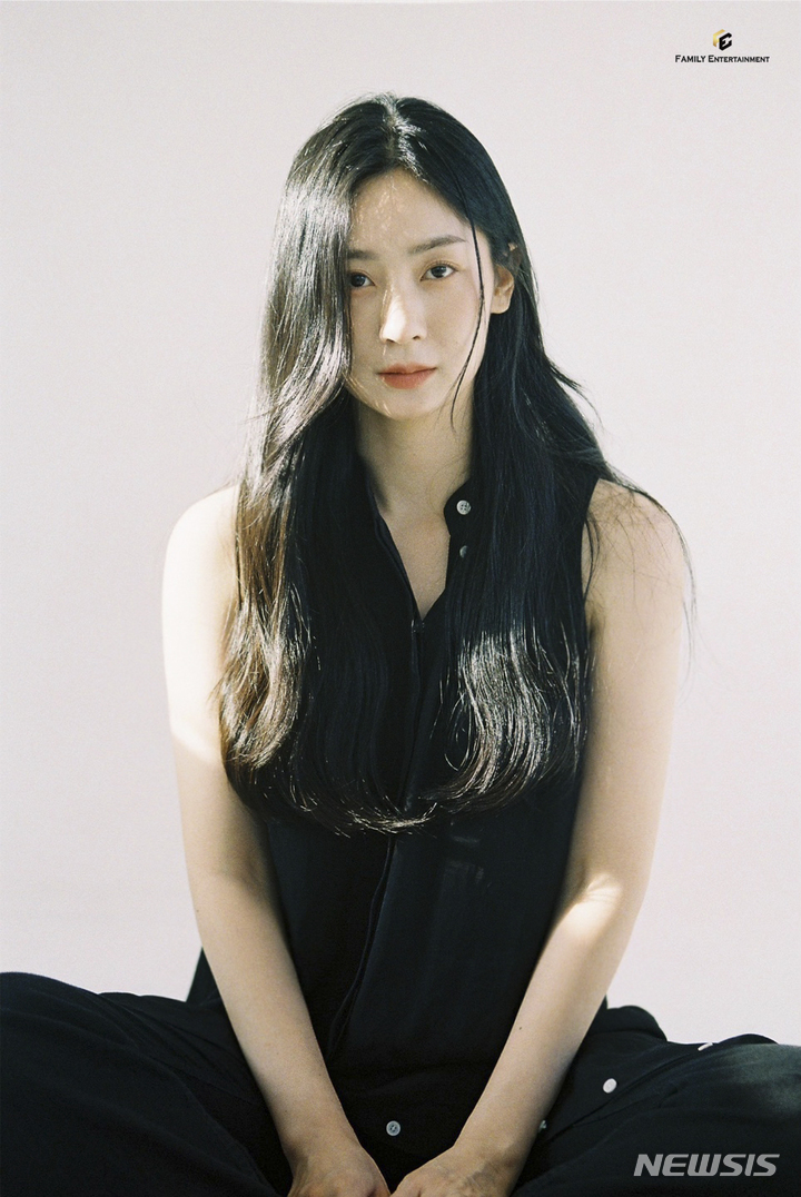 [서울=뉴시스] 이한율. 2021.10.21. (사진 =가족엔터테인먼트 제공) photo@newsis.com