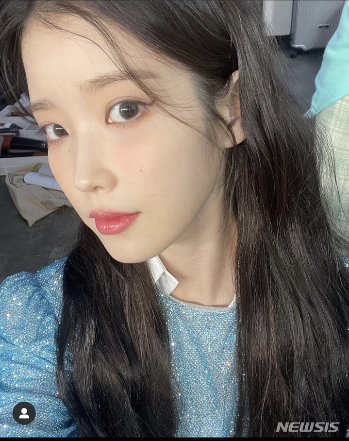 [서울=뉴시스] 아이유 2021.10.21(사진=아이유 공식 인스타그램 캡처) photo@newsis.com*재판매 및 DB 금지