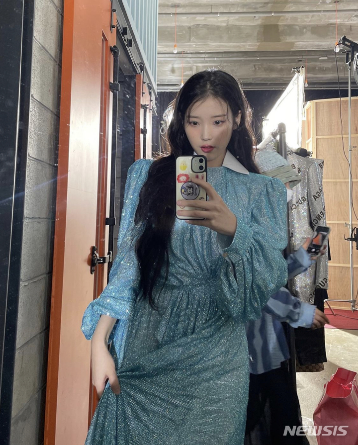 [서울=뉴시스] 아이유 2021.10.21(사진=아이유 공식 인스타그램 캡처) photo@newsis.com*재판매 및 DB 금지