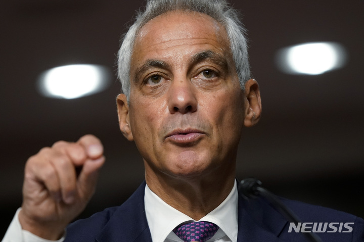 [워싱턴=AP/뉴시스]람 이매뉴얼 미 주일대사가 지난해 10월 20일(현지시간) 상원 인준 청문회에서 발언하고 있다. 2022.01.07.