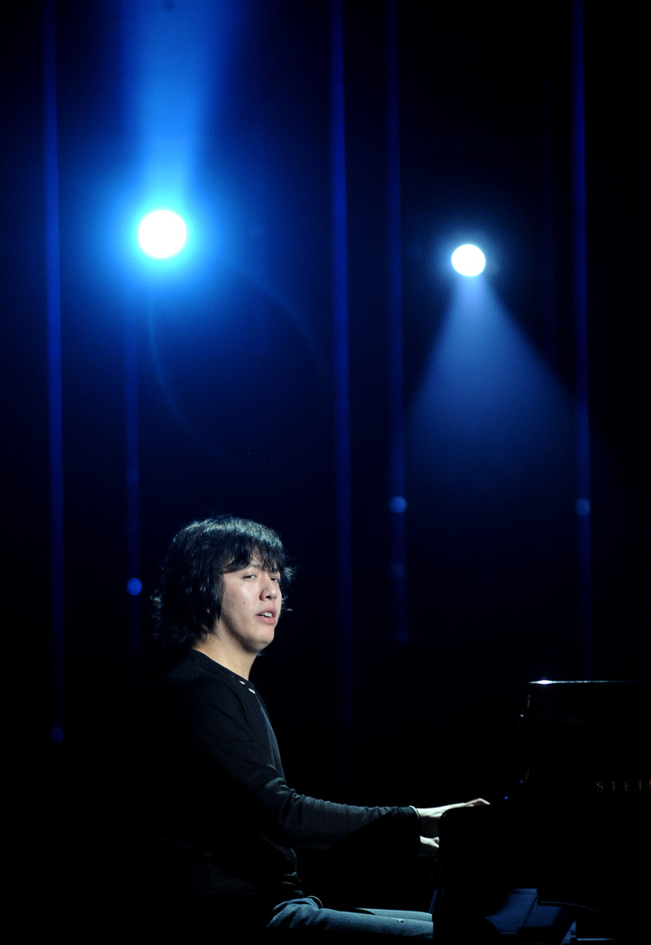 [서울=뉴시스] 세계적인 피아노 경연대회인 '쇼팽 국제 콩쿠르'에서 중국인 최초로 우승한 스타 피아니스트 리윈디(윤디 리)가 22일 성매매 혐의로 경찰에 체포됐다. 리원디 자료사진. 2021.10.22. (사진 = 뉴시스 DB) photo@newsis.com