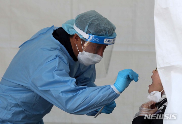 청주 16명 추가 확진…요양원 집단감염 지속