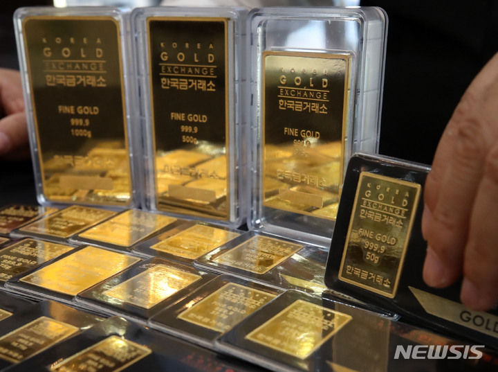 연중 최고가 찍은 금 ETF…전문가 "추가 강세 이어질 것"