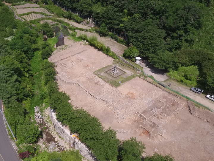 의령군, 보천사지 3층석탑 부지 *재판매 및 DB 금지