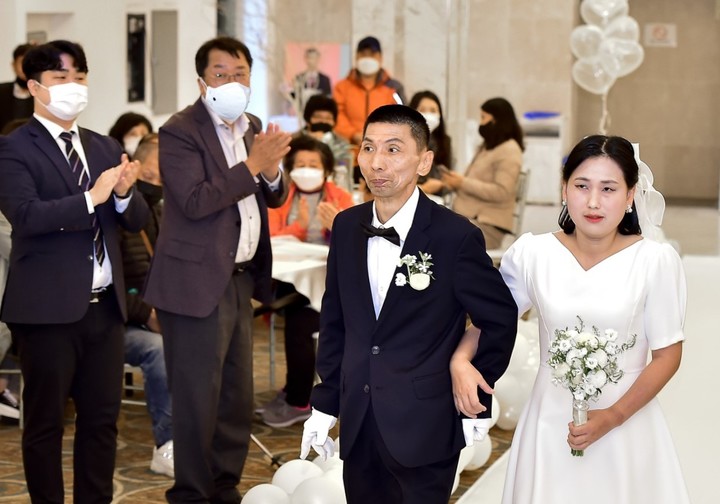 반값 결혼식하는 지적 장애 부부 *재판매 및 DB 금지