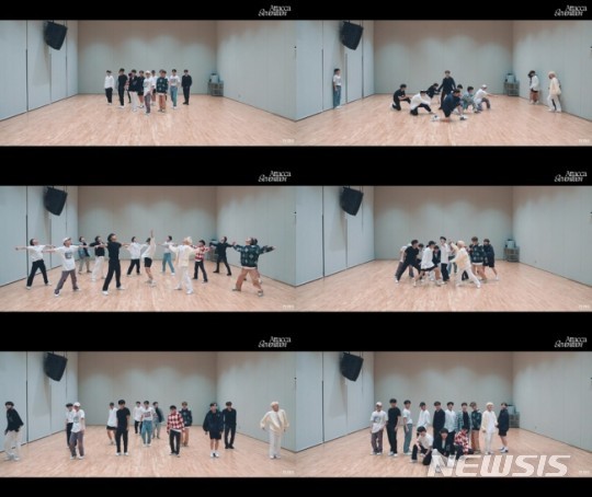 [서울=뉴시스]세븐틴 2021.10.26(사진=플레디스 제공) photo@newsis.com*재판매 및 DB 금지