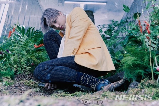 [서울=뉴시스]'엑소 카이'.2021.10.26.(사진=엑소 공식 페이스북 제공).photo@newsis.com