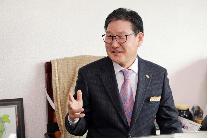 '조경수 비리 의혹' 박세복 전 영동군수 무죄 선고